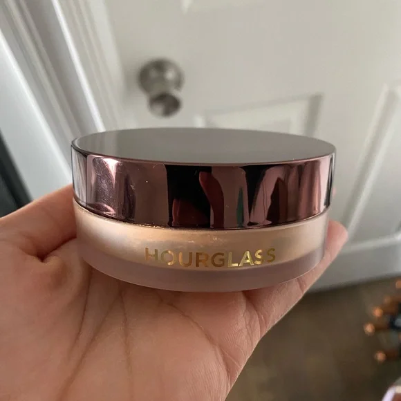 Hourglass Veil Translucent Setting Powder - Picture 2 of 2